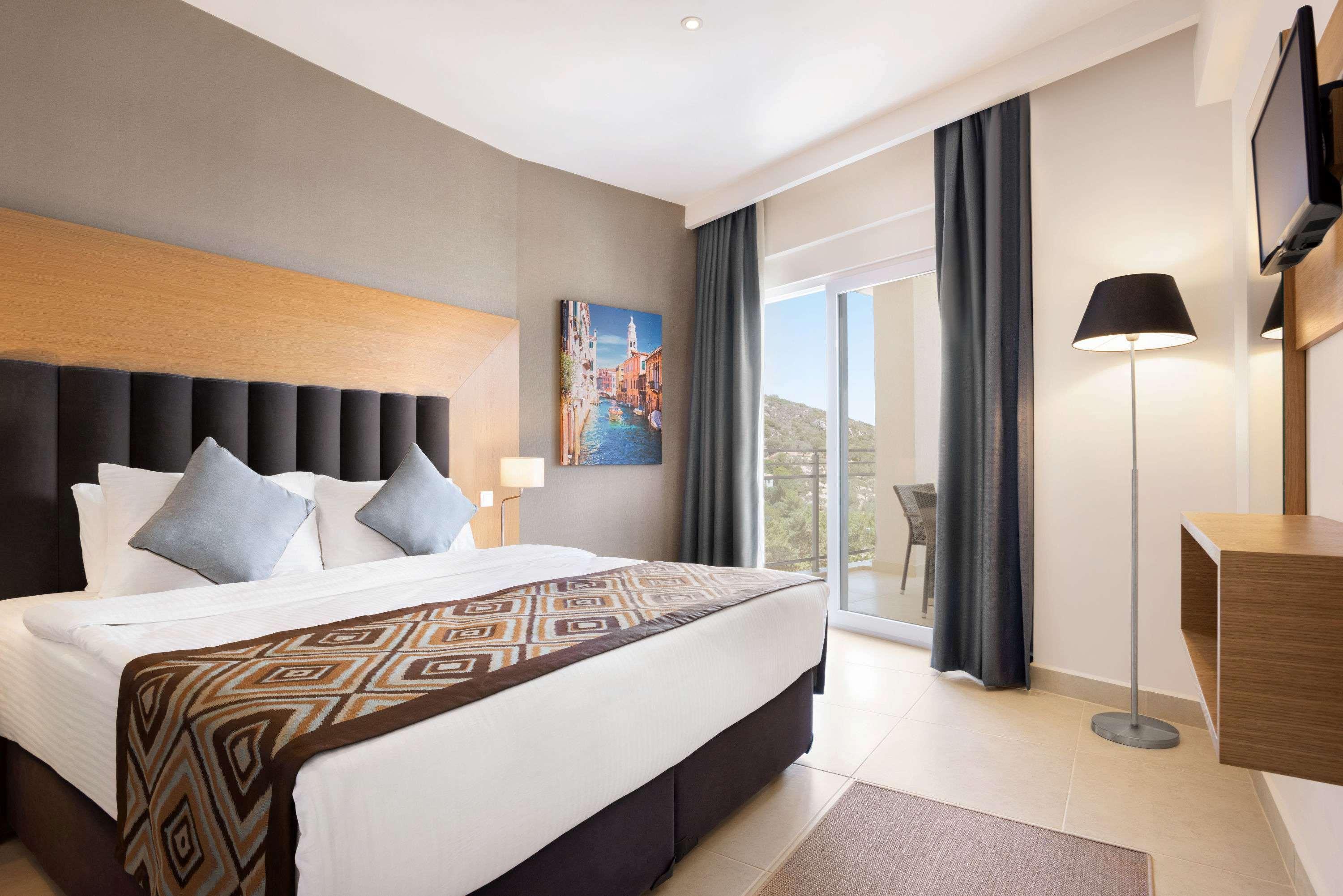 Ramada Hotel & Suites By Wyndham Kusadası Eksteriør bilde
