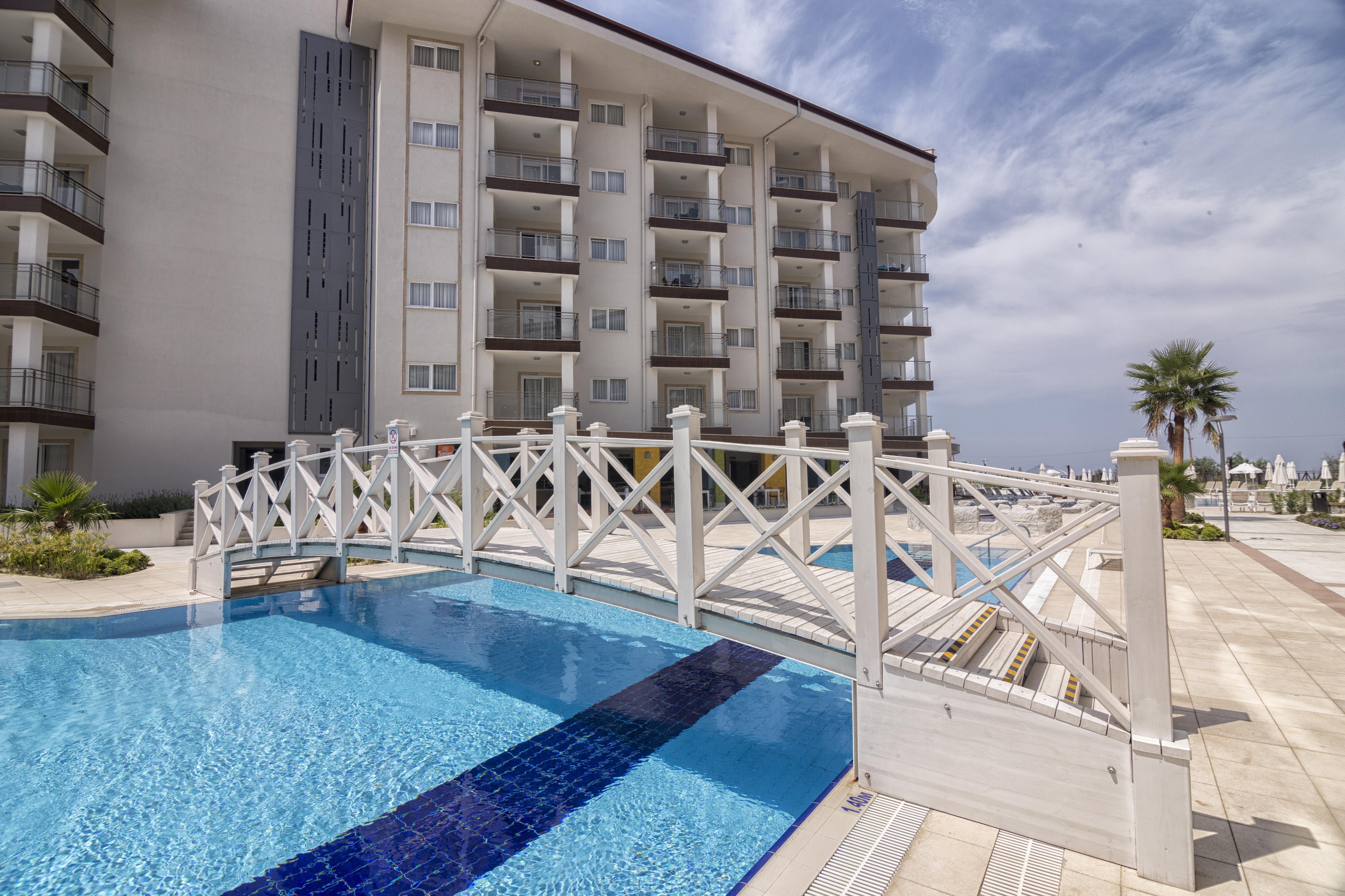 Ramada Hotel & Suites By Wyndham Kusadası Eksteriør bilde