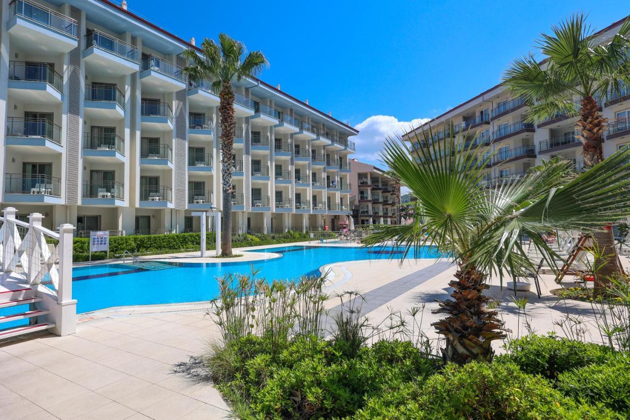 Ramada Hotel & Suites By Wyndham Kusadası Eksteriør bilde