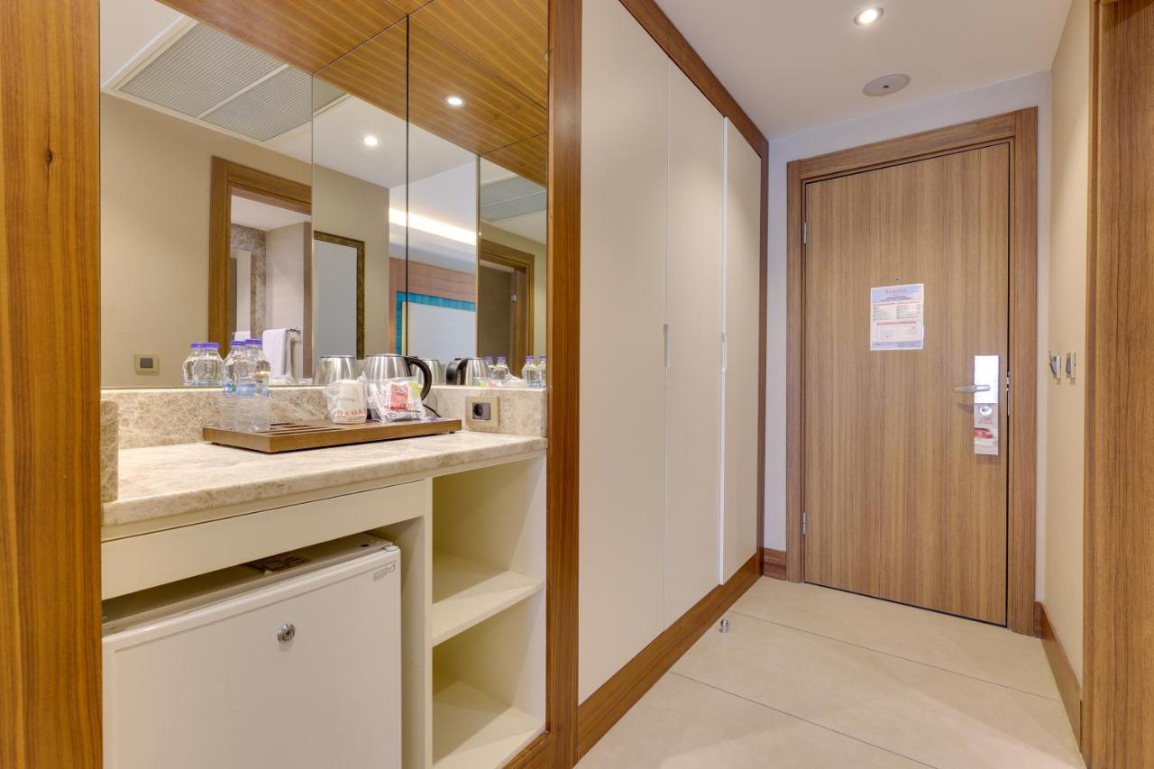 Ramada Hotel & Suites By Wyndham Kusadası Eksteriør bilde