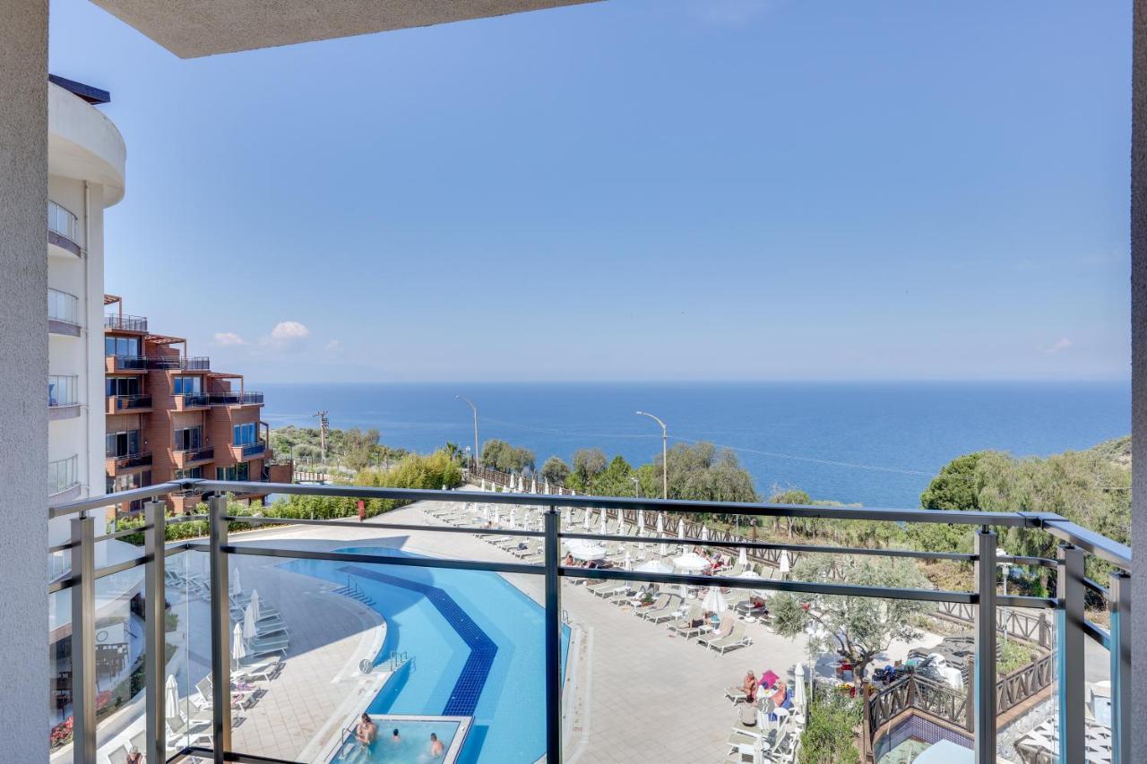 Ramada Hotel & Suites By Wyndham Kusadası Eksteriør bilde