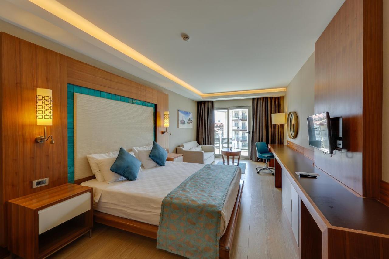 Ramada Hotel & Suites By Wyndham Kusadası Eksteriør bilde