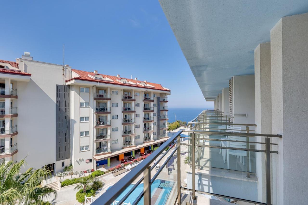 Ramada Hotel & Suites By Wyndham Kusadası Eksteriør bilde