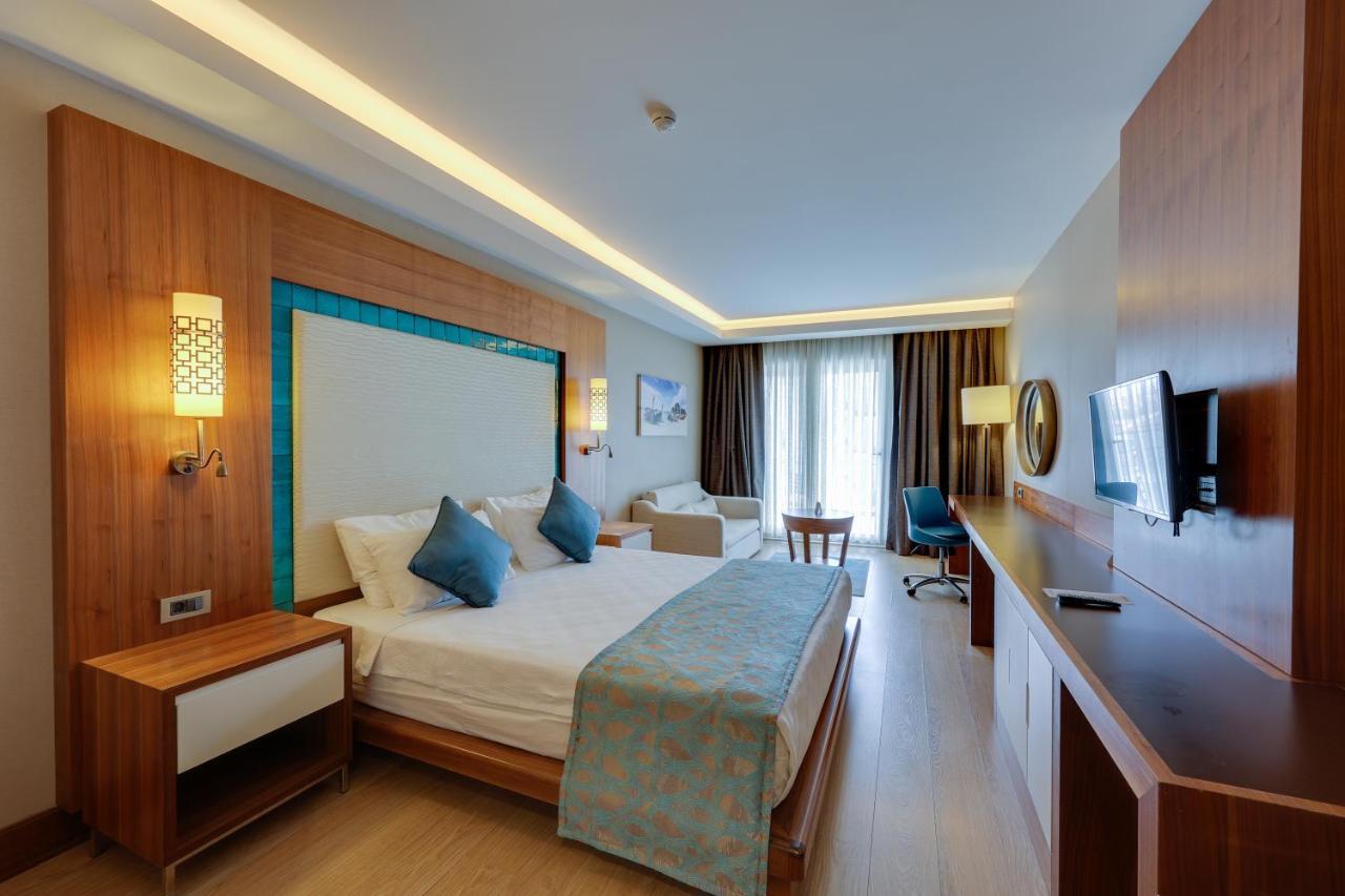 Ramada Hotel & Suites By Wyndham Kusadası Eksteriør bilde