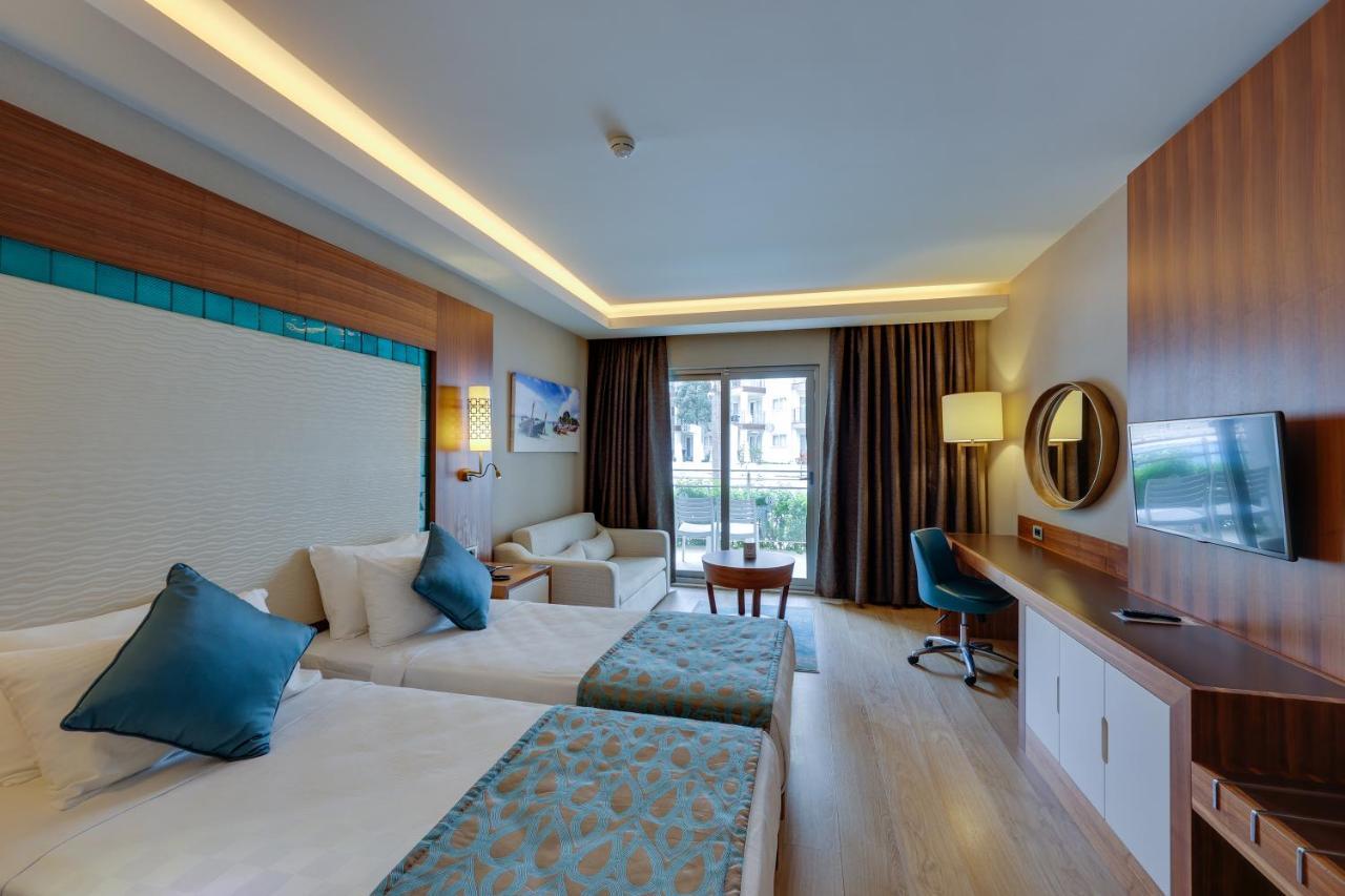 Ramada Hotel & Suites By Wyndham Kusadası Eksteriør bilde