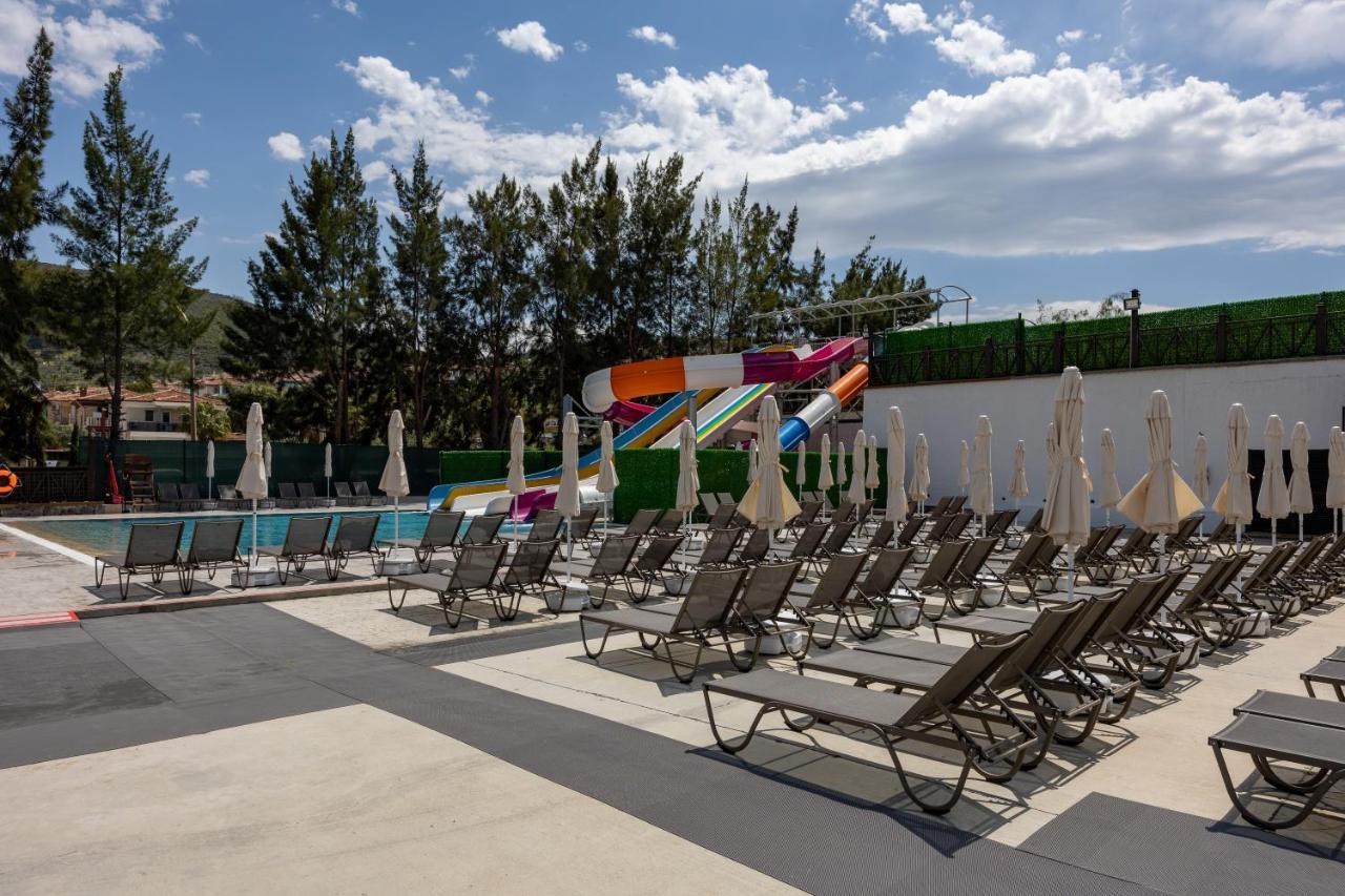Ramada Hotel & Suites By Wyndham Kusadası Eksteriør bilde