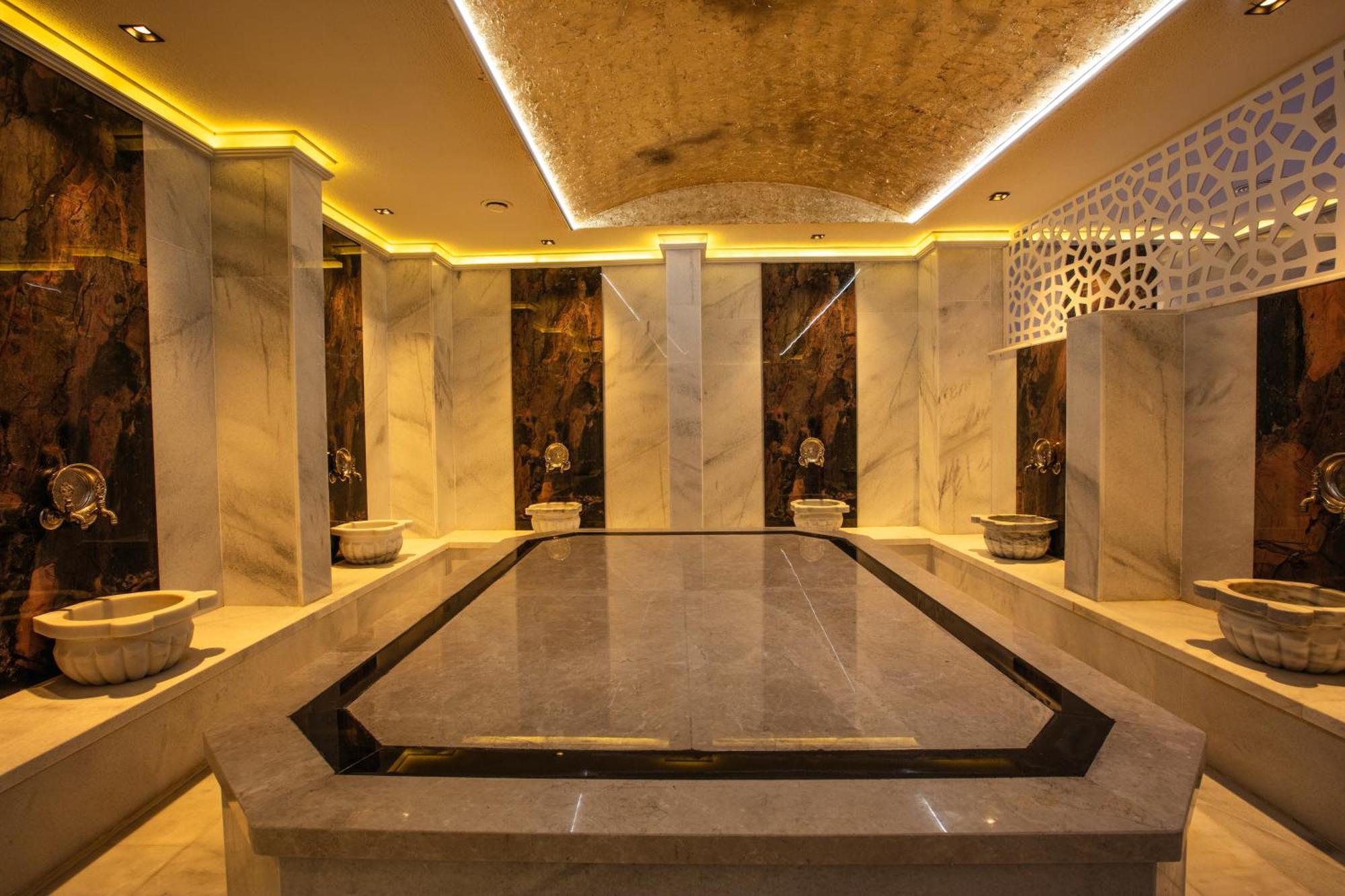 Ramada Hotel & Suites By Wyndham Kusadası Eksteriør bilde