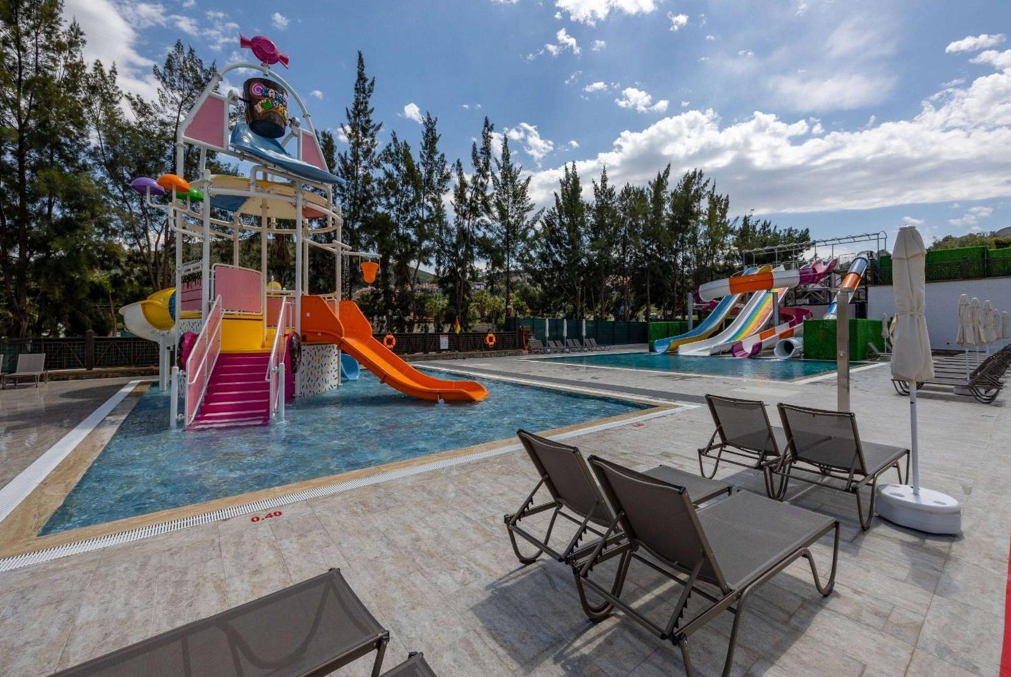 Ramada Hotel & Suites By Wyndham Kusadası Eksteriør bilde